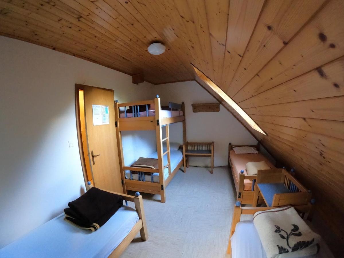 Pus Bavsica Hostel Log pod Mangartom Exterior photo